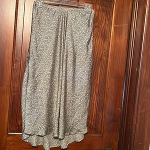 NWOT satin midi pencil type flowy skirt